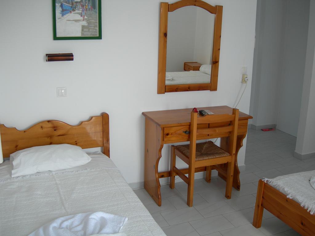 Bizas Rooms & Studios Парос Экстерьер фото