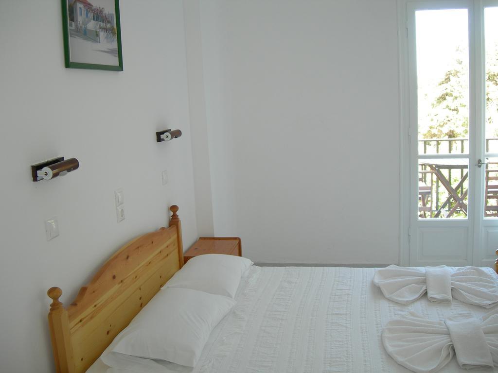 Bizas Rooms & Studios Парос Экстерьер фото